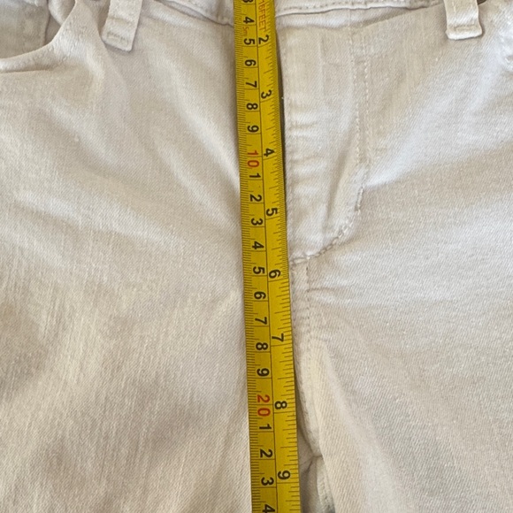 Joe's Jeans White Shorts- size 26 - Picture 8 of 10